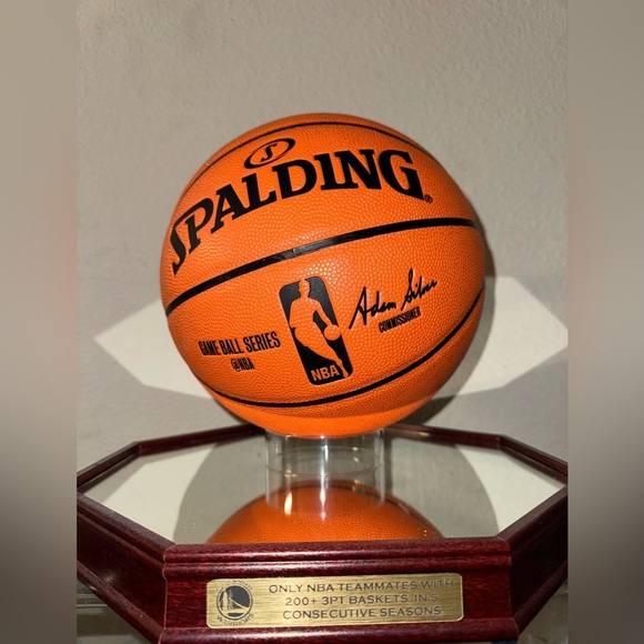 Golden State Stephen Curry & Klay Thompson Signed Basketball 2/30 made case/coa - Picture 3 of 16